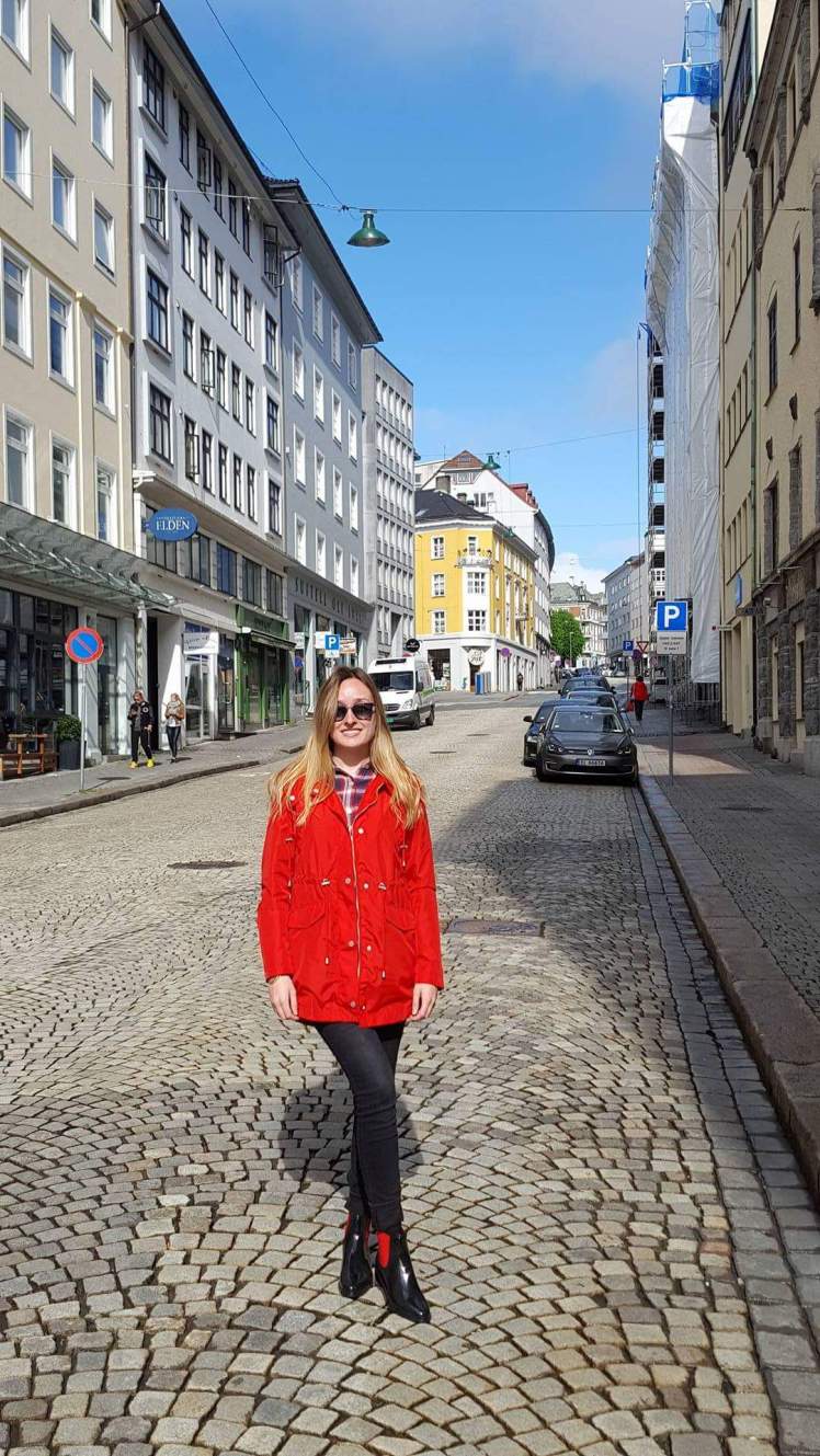 received_1700750666619580