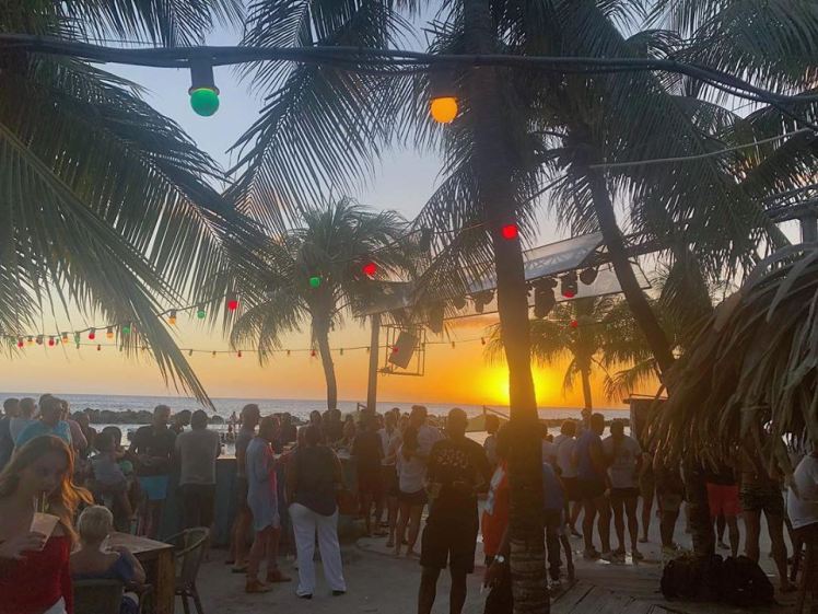 curacao sunset mambo
